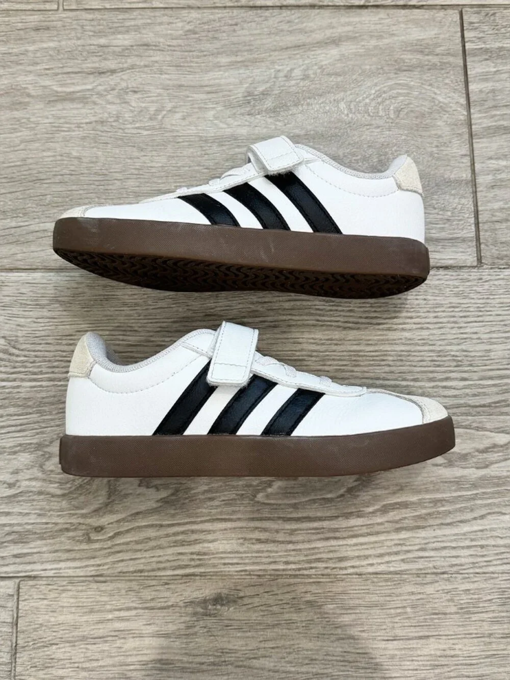 Adidas VL Court 3.0 Kids Skateboarding Sneakers Size 2